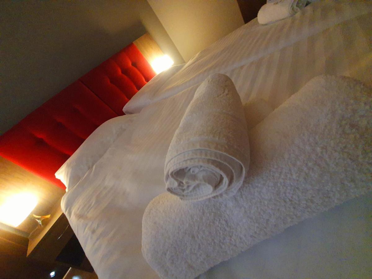 Lux Resort Kraśnik Esterno foto