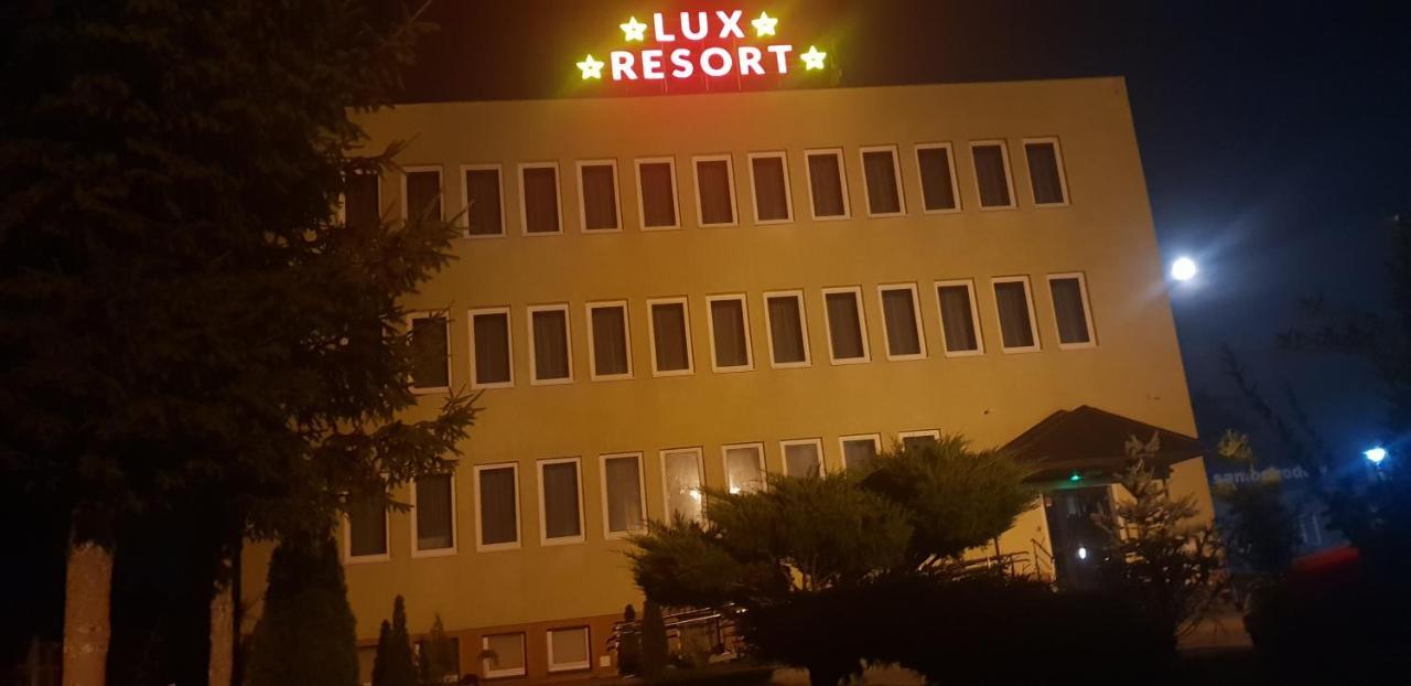 Lux Resort Kraśnik Esterno foto