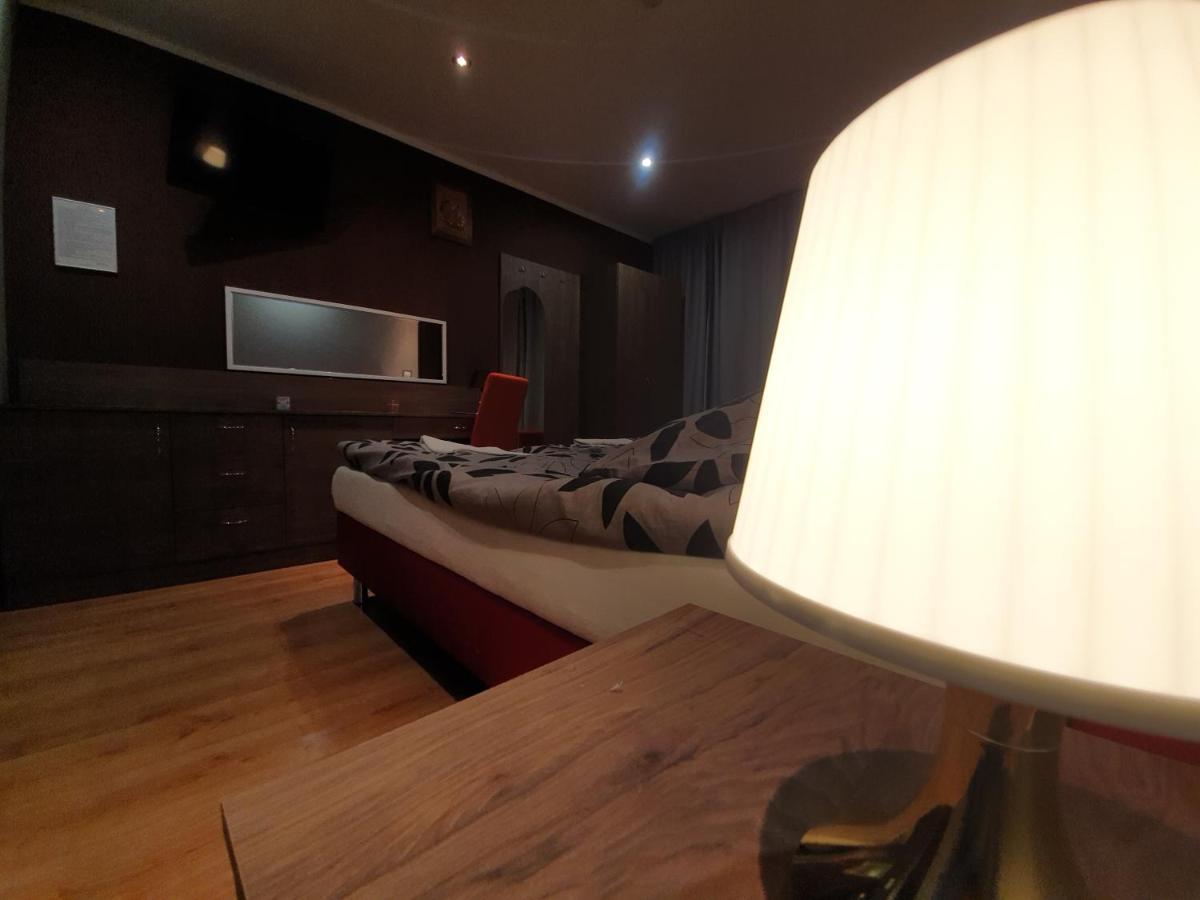 Lux Resort Kraśnik Esterno foto