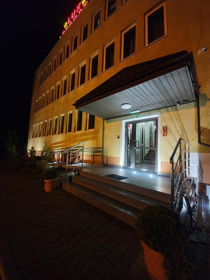 Lux Resort Kraśnik Esterno foto