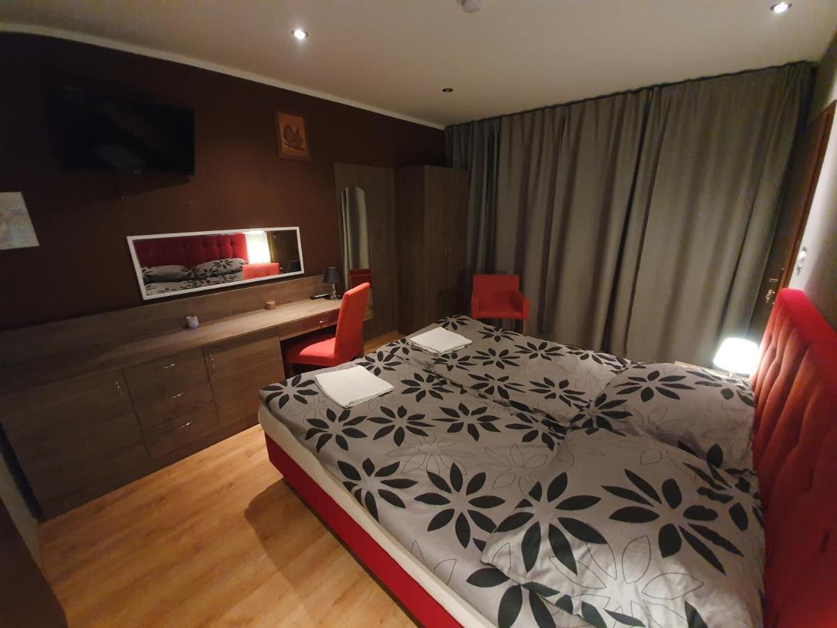 Lux Resort Kraśnik Esterno foto